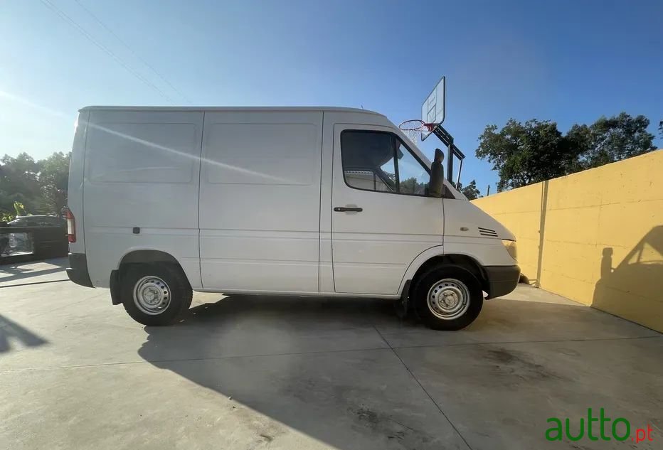 2005' Mercedes-Benz Sprinter photo #5