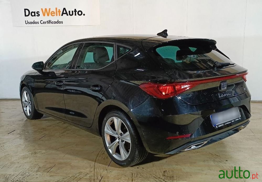 2023' SEAT Leon 1.0 Tsi Fr photo #2