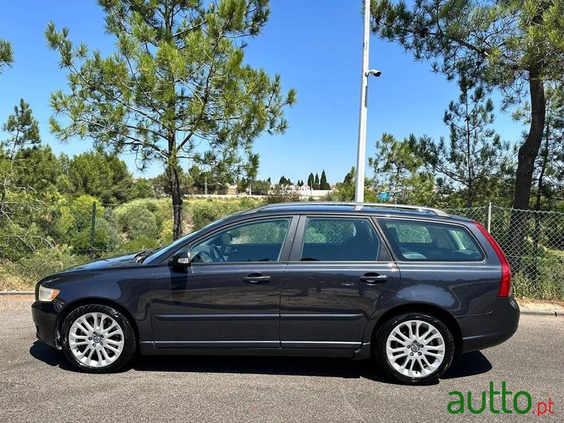 2010' Volvo V50 photo #1