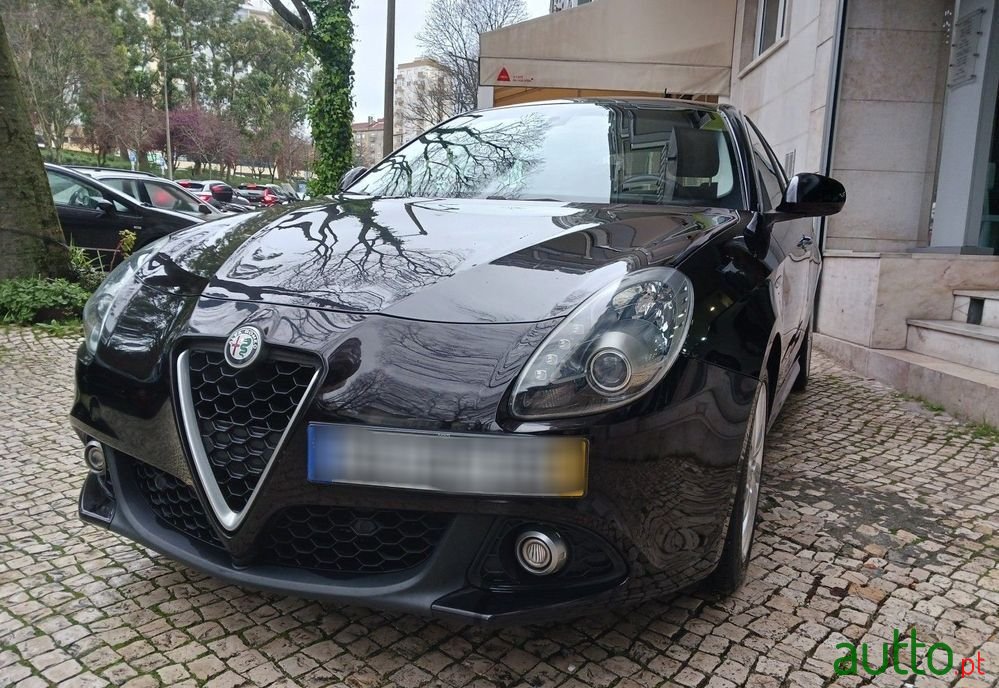 2017' Alfa Romeo Giulietta photo #4