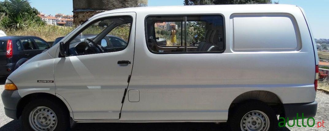 2000' Toyota Hiace photo #6