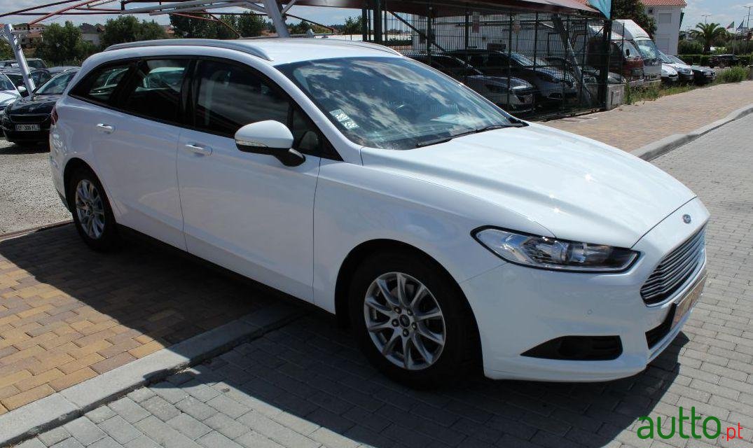 2015' Ford Mondeo Sw photo #2