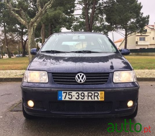 2001' Volkswagen Polo photo #1