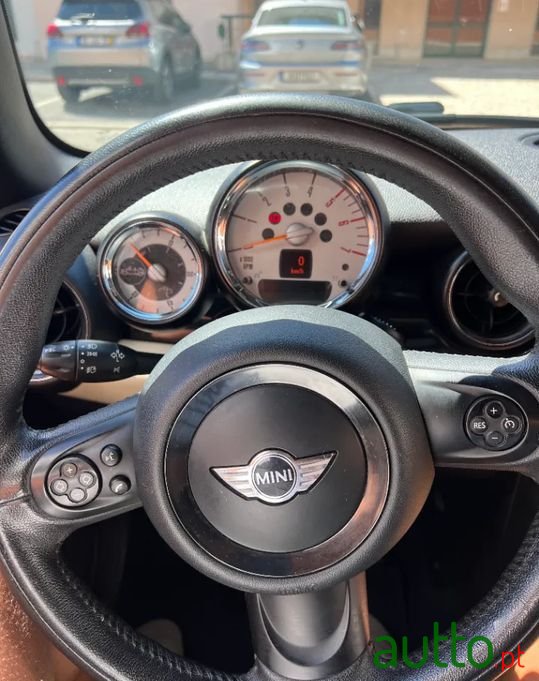 2014' MINI Cabrio photo #4