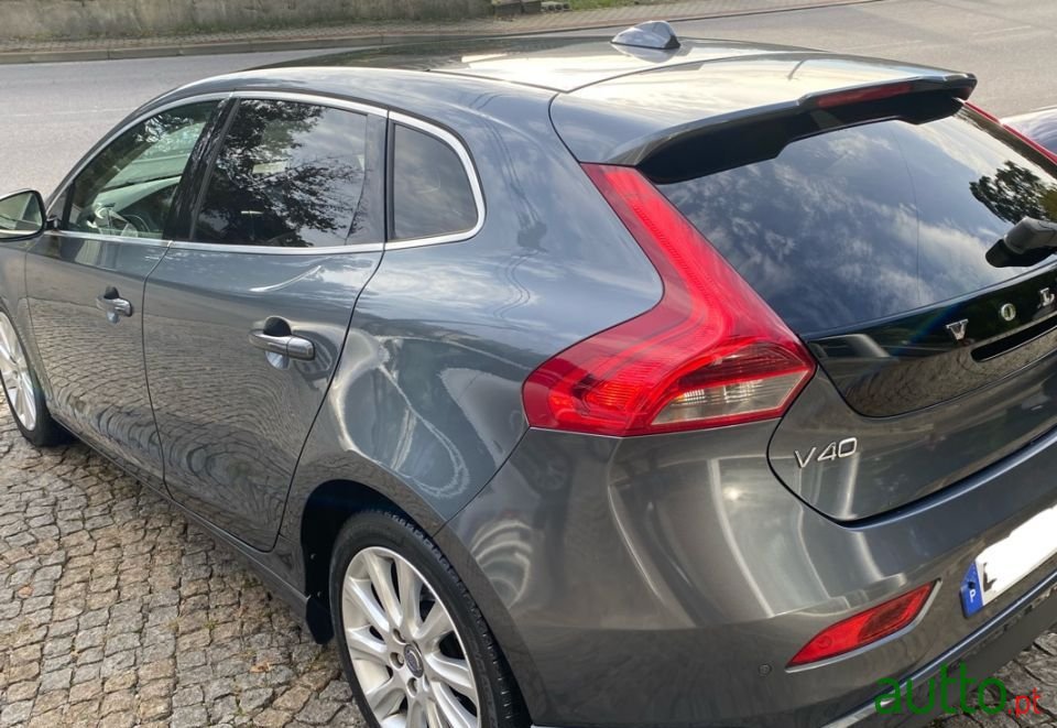 2013' Volvo V40 photo #6