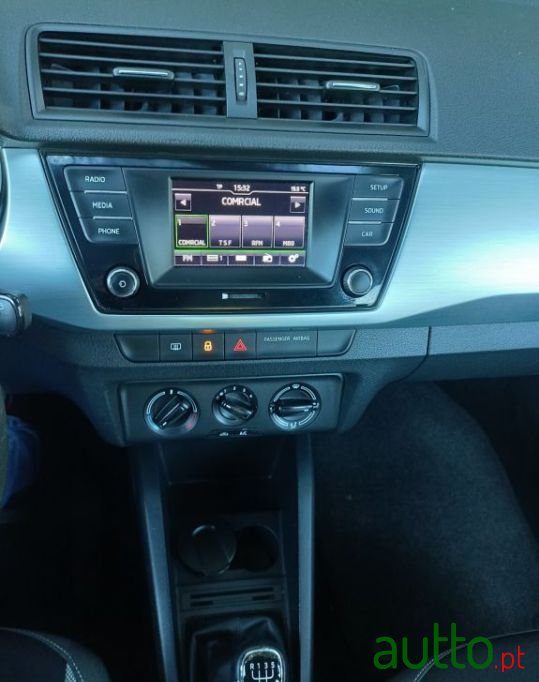 2016' Skoda Fabia Break photo #4