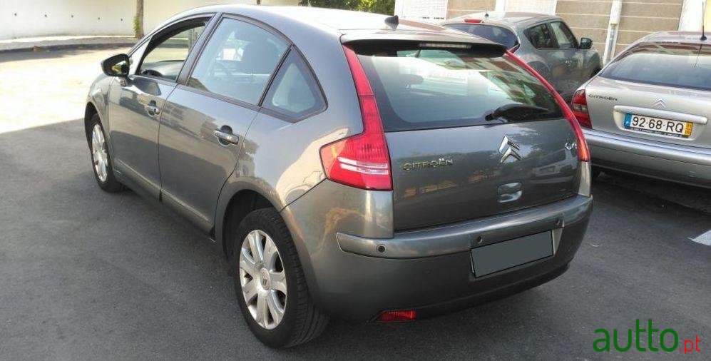 2010' Citroen C4 photo #1