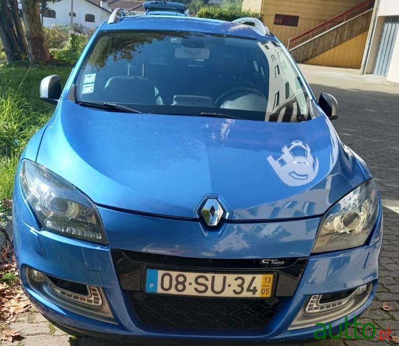 2013' Renault Megane Sport Tourer photo #1