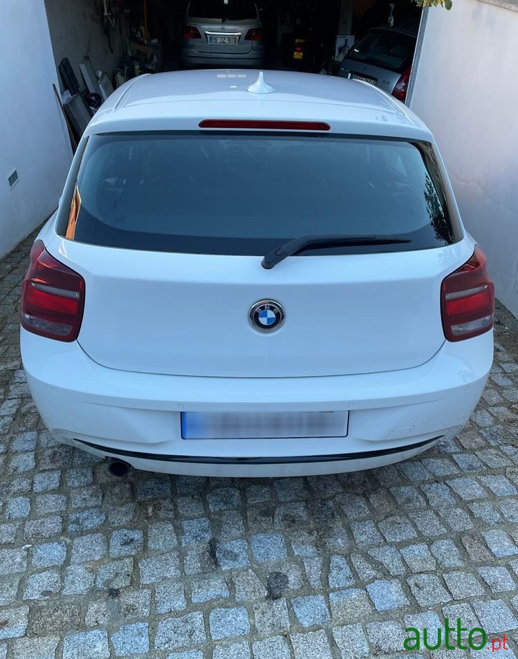 2012' BMW 118 D Line Sport photo #5