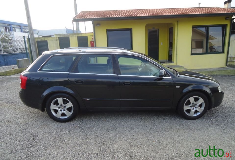 2002' Audi A4 Avant photo #4