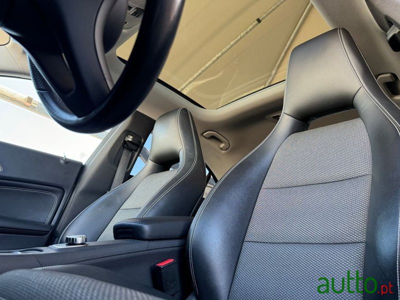 2014' Mercedes-Benz Classe Cla D Urban Aut. photo #3