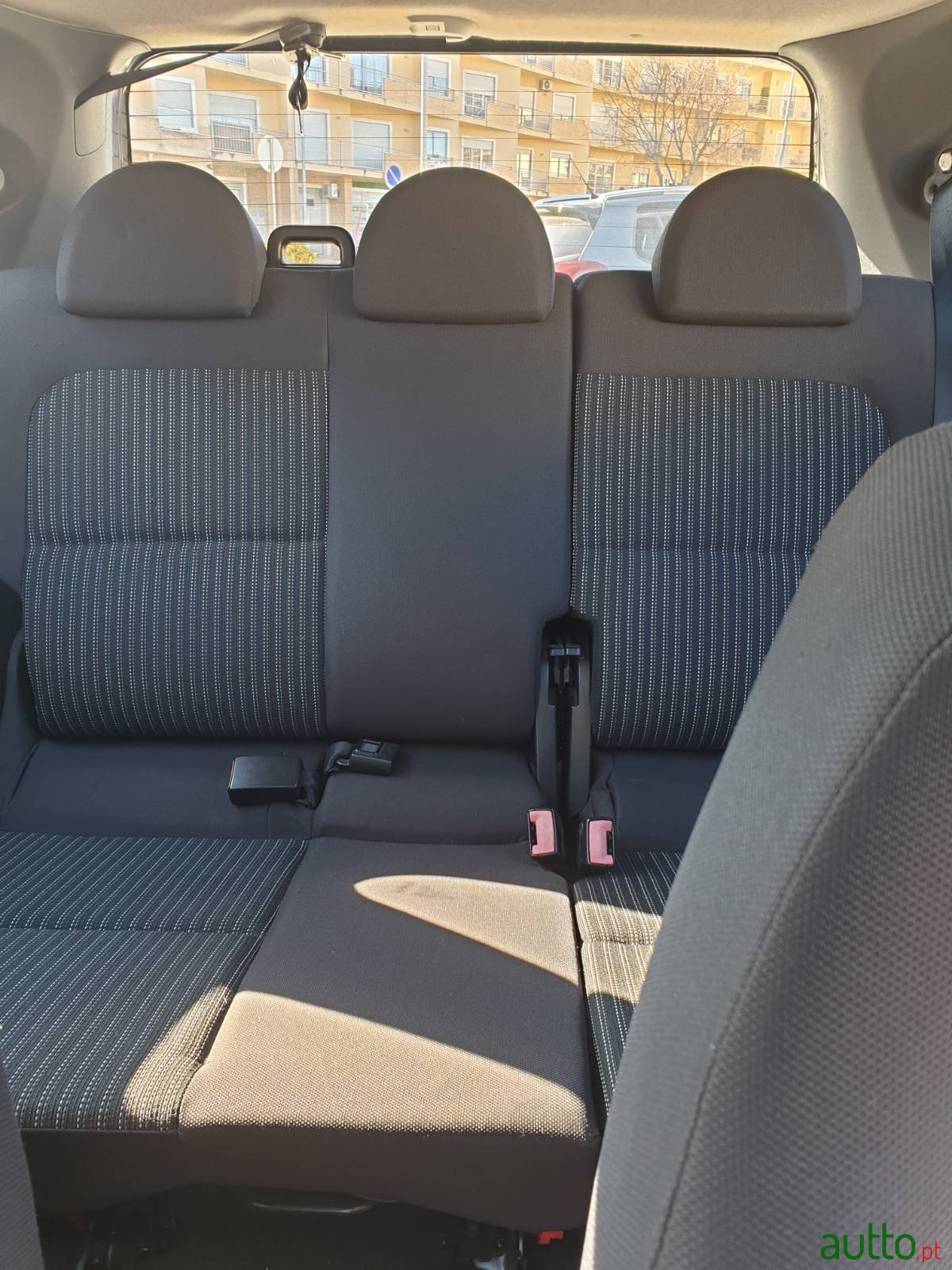 2007' Mitsubishi Colt photo #7