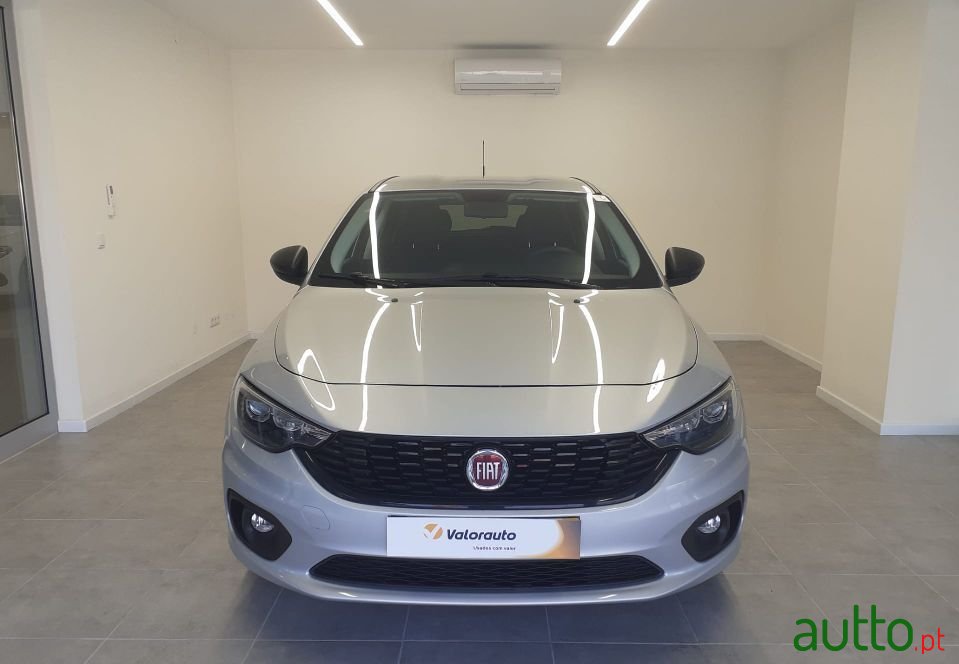 2019' Fiat Tipo Station Wagon photo #1