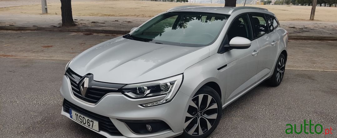 2016' Renault Megane Sport Tourer photo #1