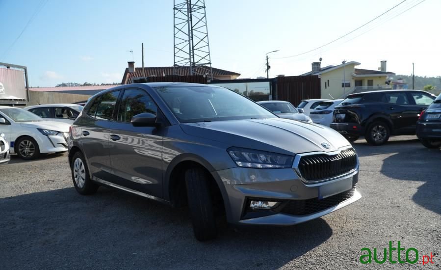 2023' Skoda Fabia 1.0 Mpi photo #2