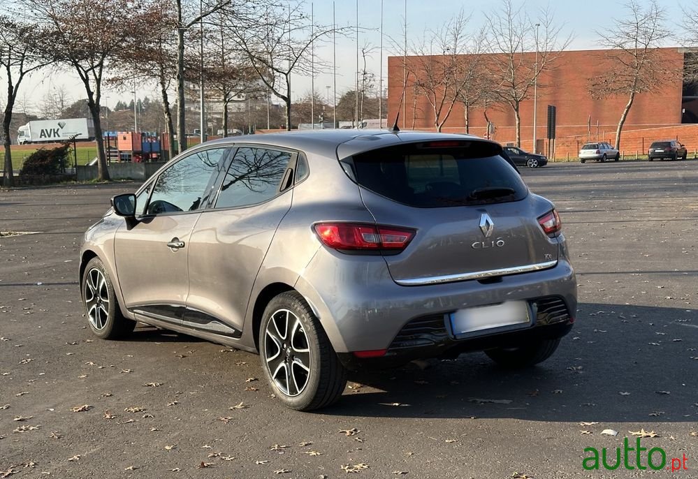 2014' Renault Clio photo #1