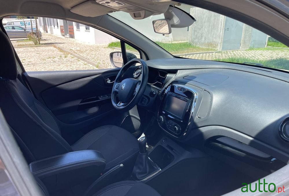 2016' Renault Captur 1.5 Dci photo #5
