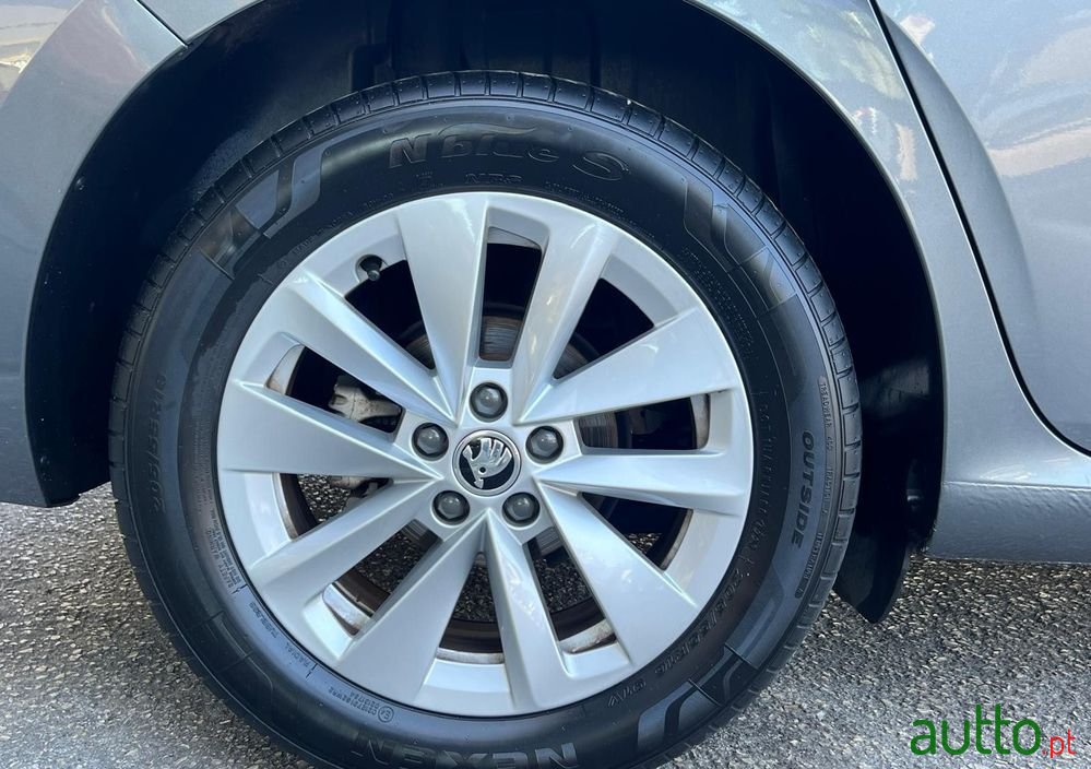2024' Skoda Scala 1.0 Tsi Dsg photo #5