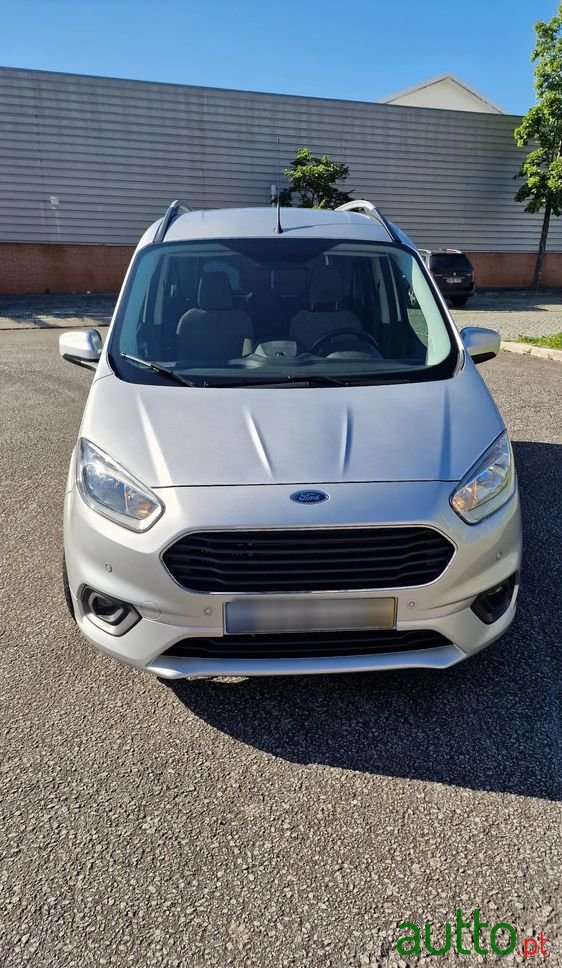 2019' Ford Tourneo Courier photo #2