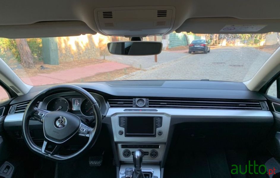 2015' Volkswagen Passat Variant photo #3