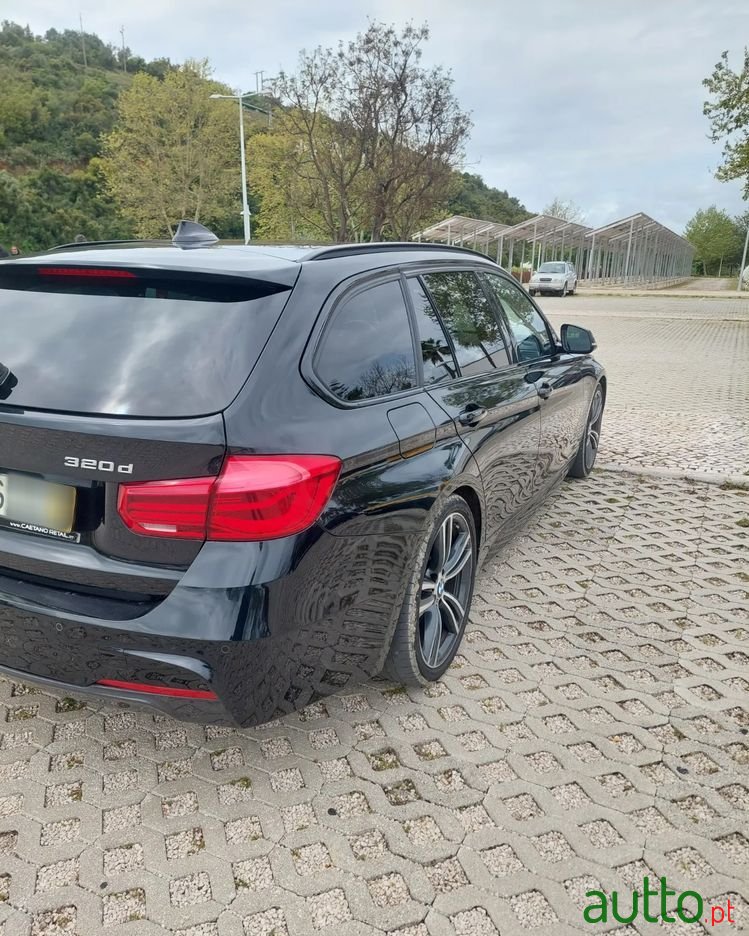 2017' BMW Série 3 D photo #3