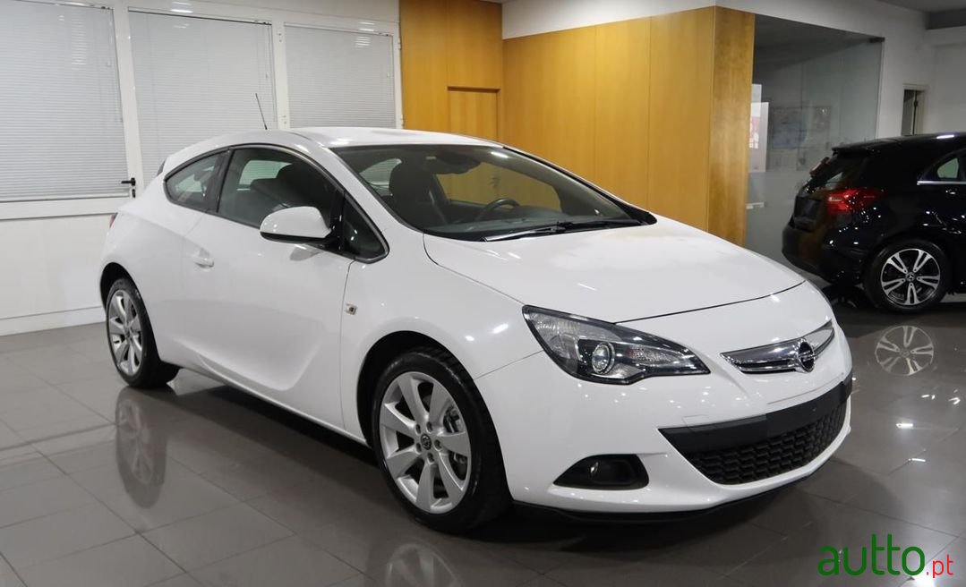 2014' Opel Astra Gtc photo #2