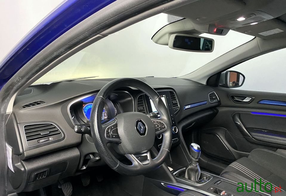 2016' Renault Megane Sport Tourer photo #6