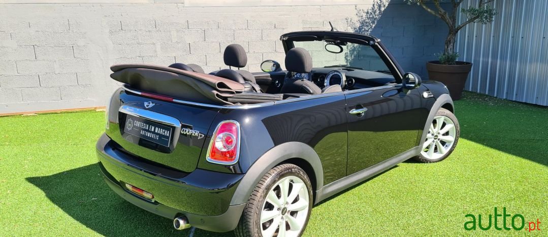 2013' MINI Cabrio D photo #3