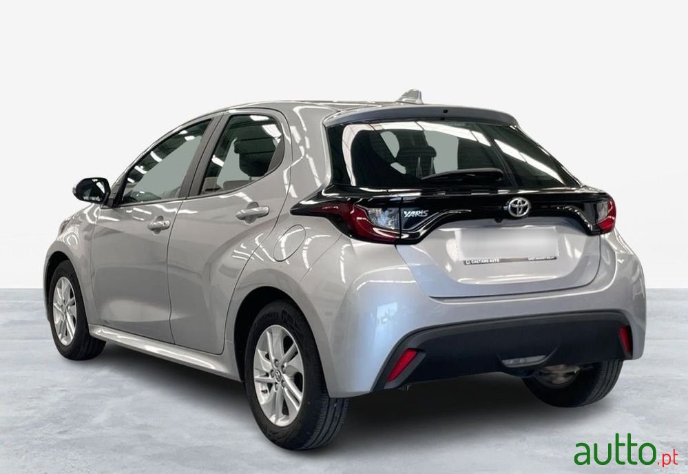 2022' Toyota Yaris photo #5