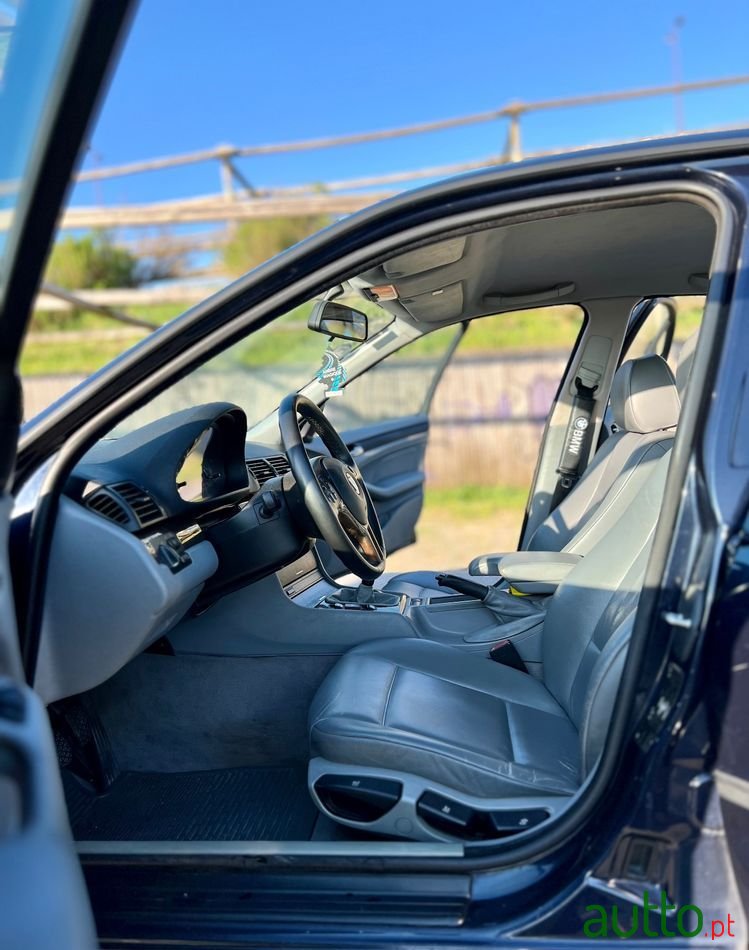 2001' BMW 320 photo #6