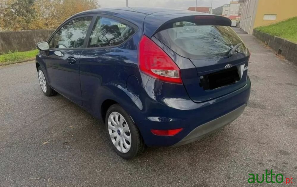 2011' Ford Fiesta photo #3