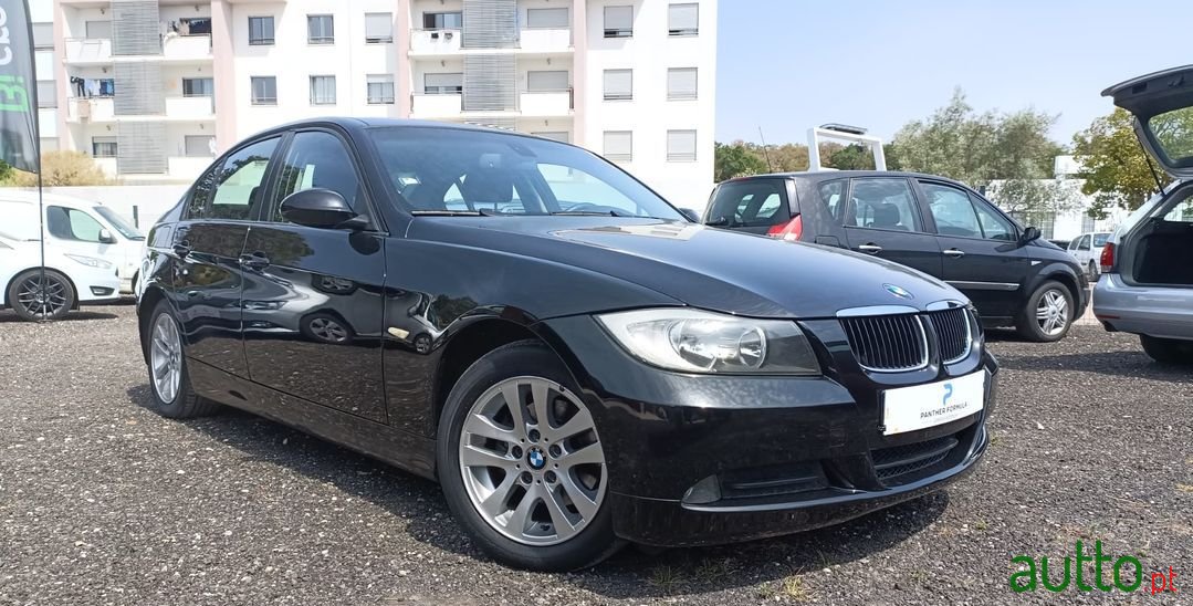 2008' BMW 318 photo #3