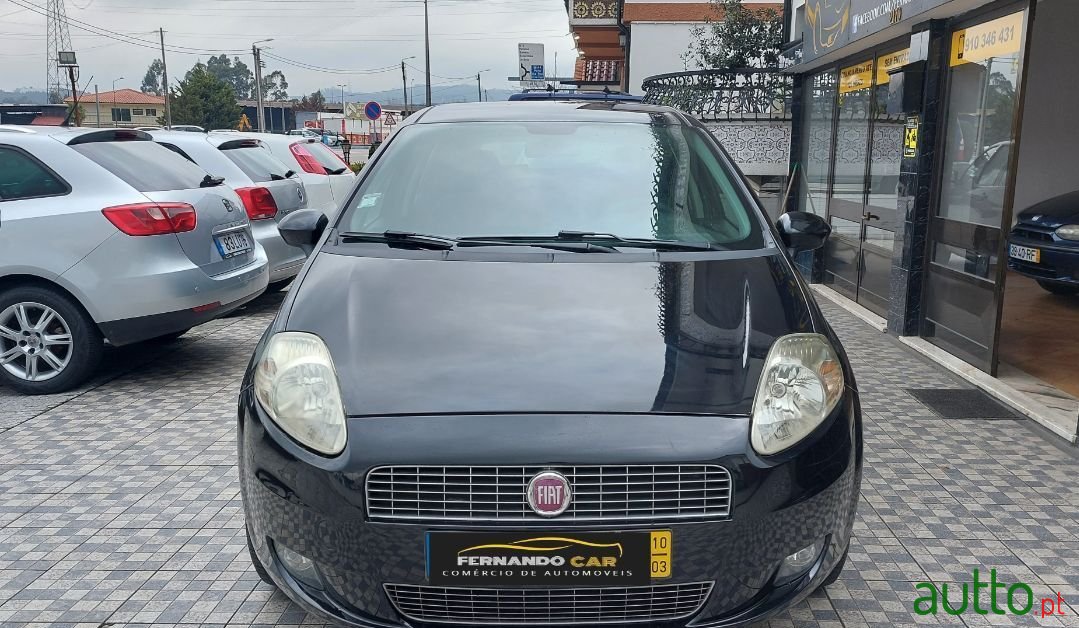 2010' Fiat Grande Punto photo #2