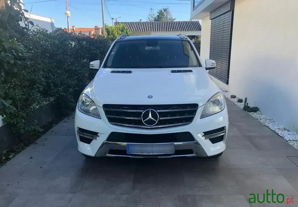 2013' Mercedes-Benz ML 250 Bluetec photo #3