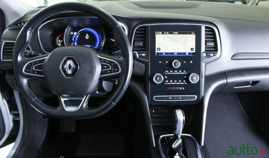 2019' Renault Megane Sport Tourer photo #3