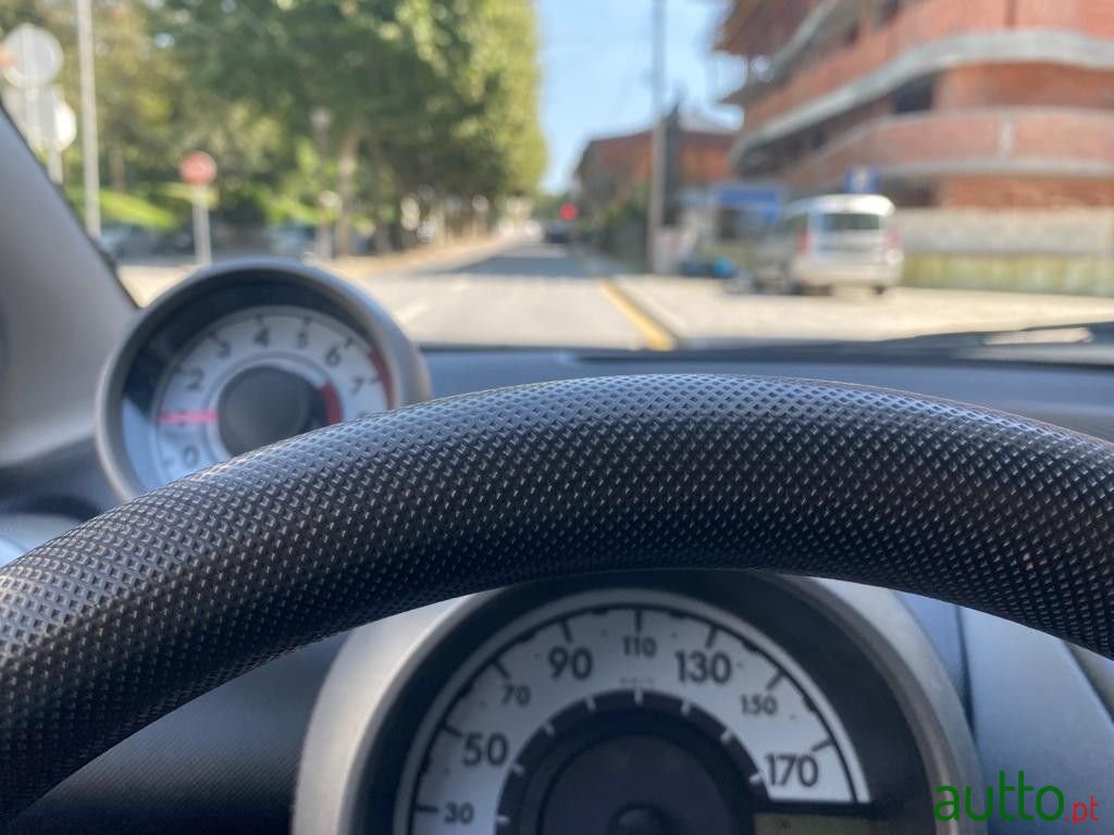 2011' Peugeot 107 photo #6