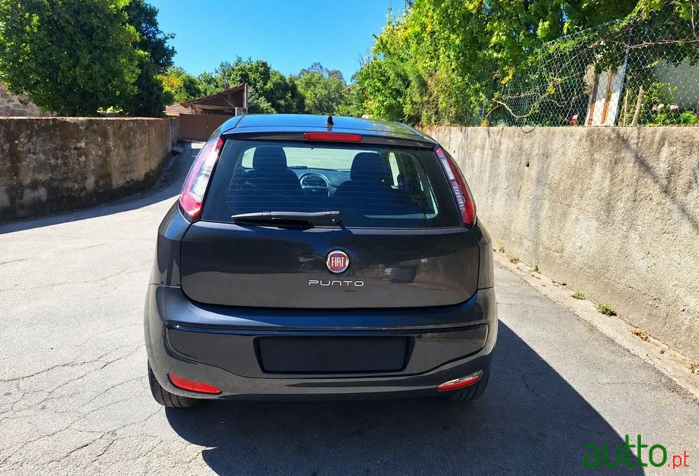 2012' Fiat Punto Evo photo #2