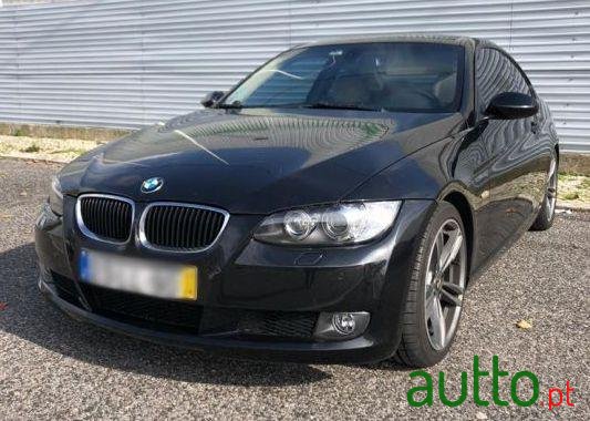 2007' BMW 320 Coupe photo #1