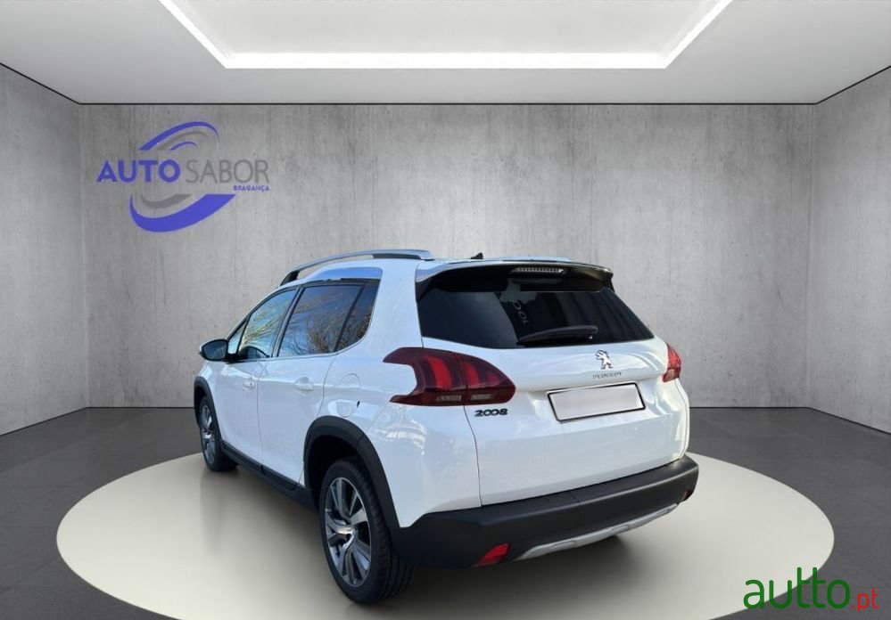 2019' Peugeot 2008 photo #5