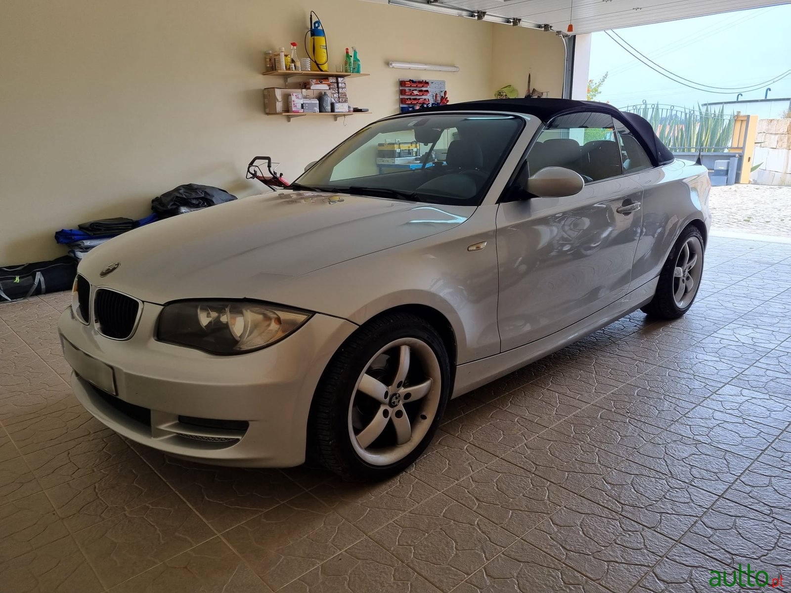 2009' BMW 120 photo #2
