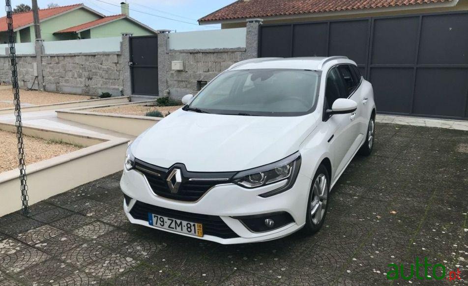 2016' Renault Megane Sport Tourer photo #1