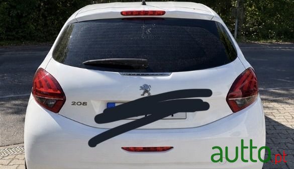 2015' Peugeot 208 Puretech 68 Access photo #3