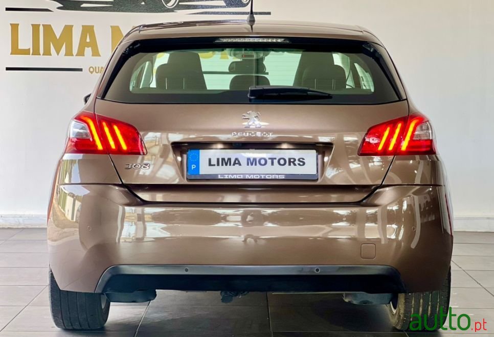 2014' Peugeot 308 photo #5
