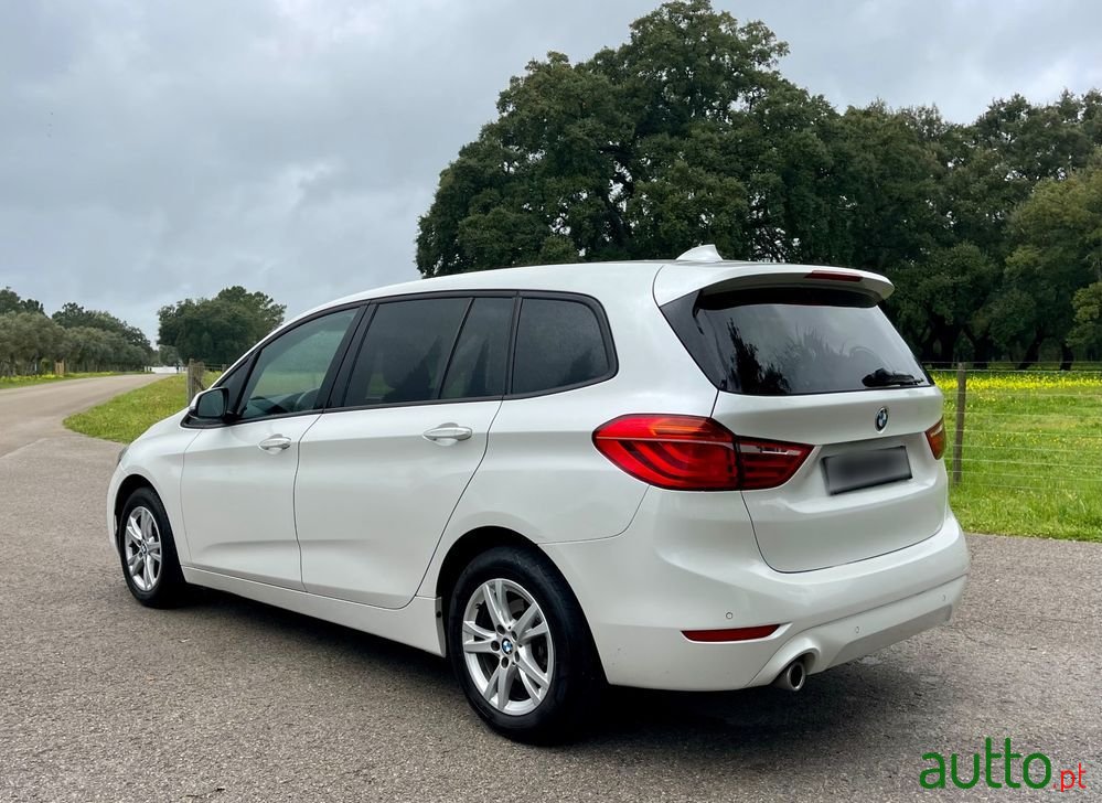 2020' BMW Série 2 I 7L Advantage photo #6