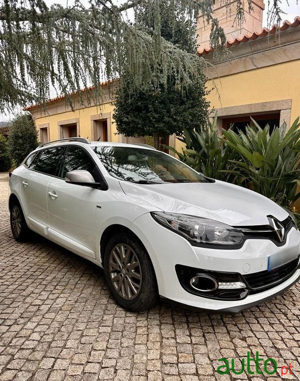 2015' Renault Megane Break photo #1