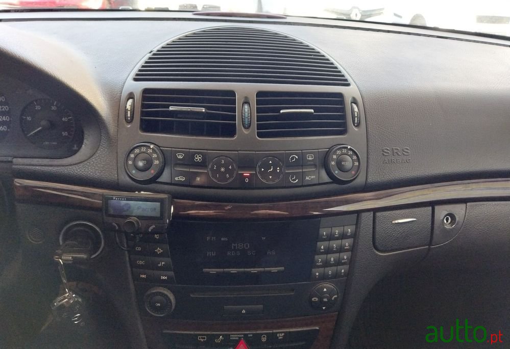 2004' Mercedes-Benz Classe E photo #6