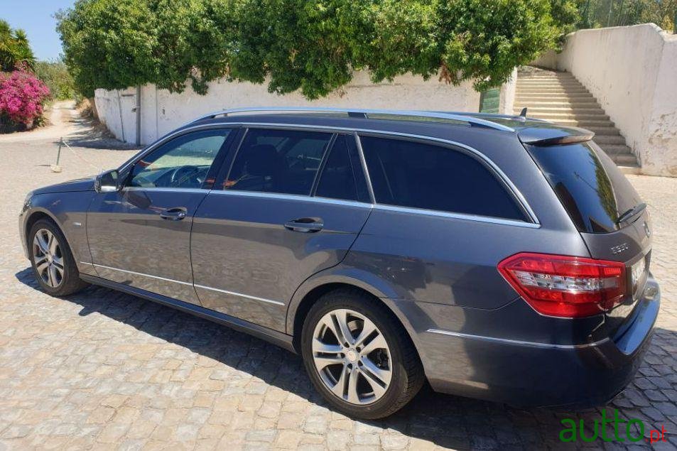 2010' Mercedes-Benz E-350 photo #2