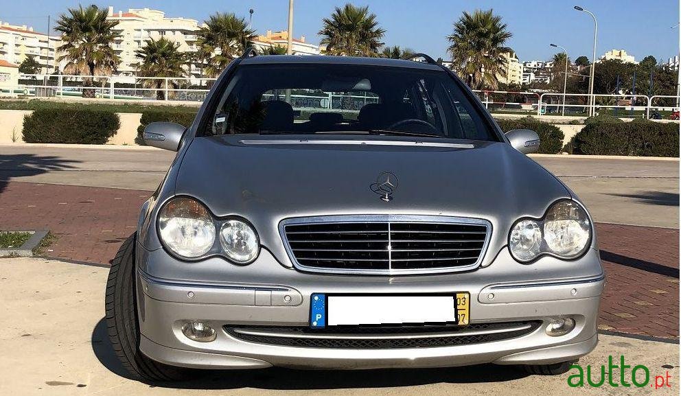 2003' Mercedes-Benz C-220 Avangard photo #1