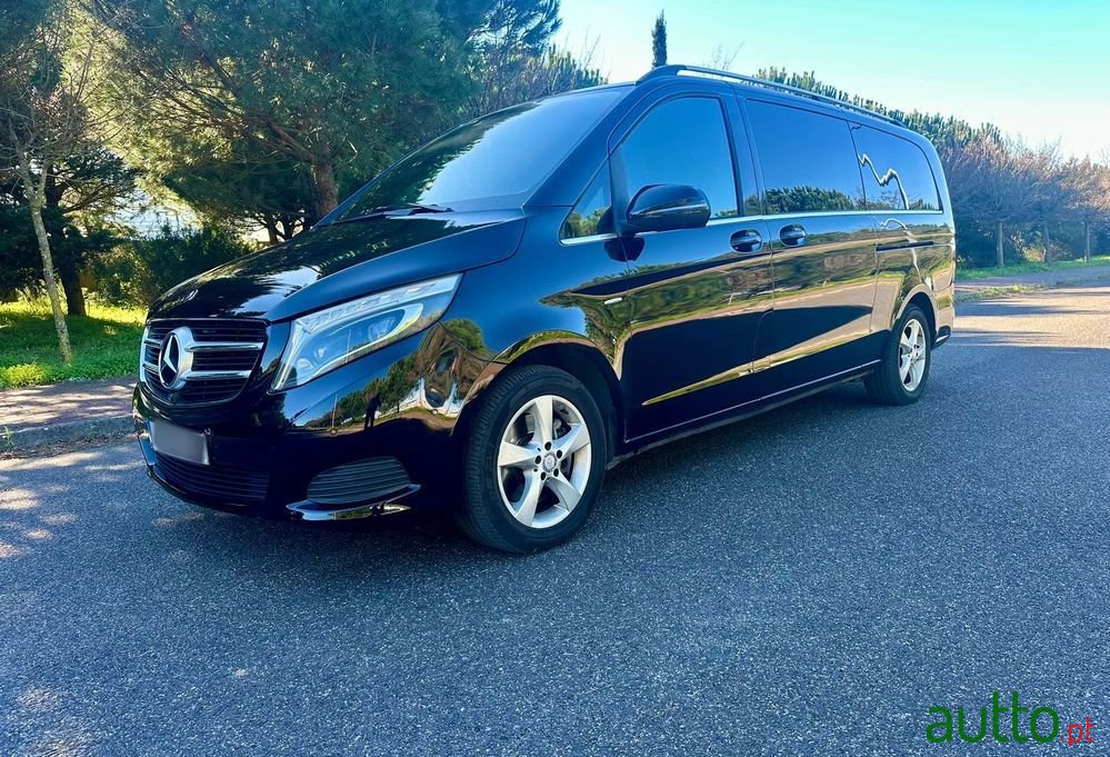 2017' Mercedes-Benz Classe V photo #1