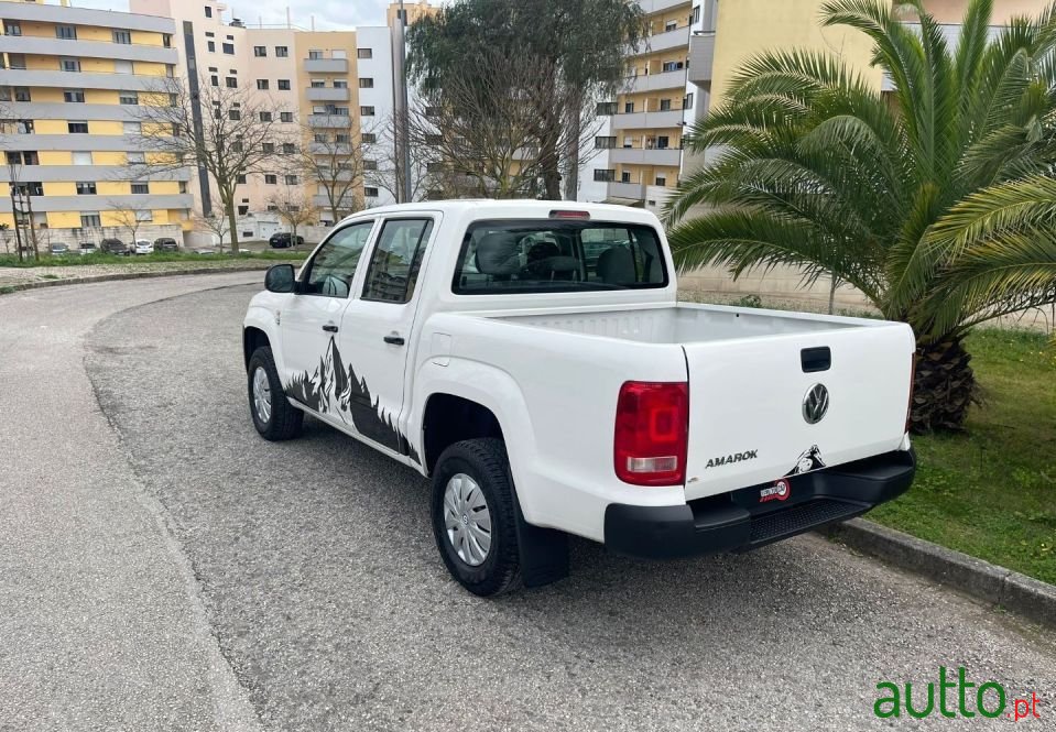 2015' Volkswagen Amarok photo #3